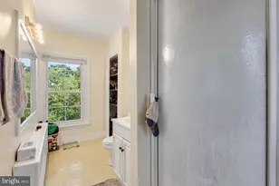 350 Green Ln, Philadelphia, PA 19128 - Photo 11