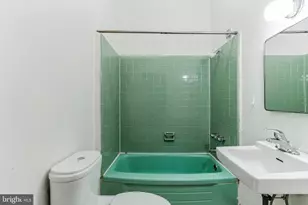 141 N 21st St, Philadelphia, PA 19103 - Photo 13