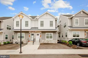 3606 Golfview Ln, Philadelphia, PA 19114 - Photo 3