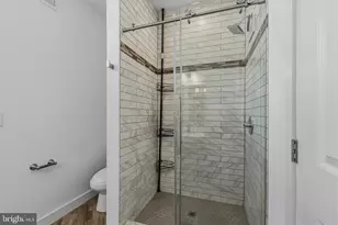 2425 Wharton St, Philadelphia, PA 19146 - Photo 11