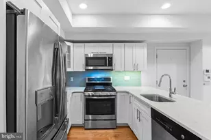 1437 Brown St, Philadelphia, PA 19130 - Photo 11