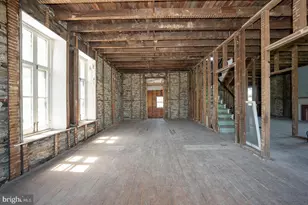 35 E Chestnut Hill Ave, Philadelphia, PA 19118 - Photo 11