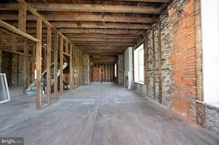35 E Chestnut Hill Ave, Philadelphia, PA 19118 - Photo 9