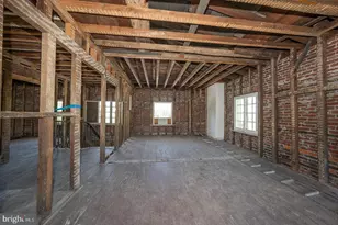 35 E Chestnut Hill Ave, Philadelphia, PA 19118 - Photo 15