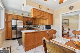7406 Hill Rd, Philadelphia, PA 19128 - Photo 5