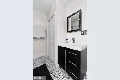 823 N 25th Street, Philadelphia, PA 19130 - Photo 23