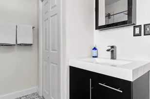 823 N 25th St, Philadelphia, PA 19130 - Photo 23