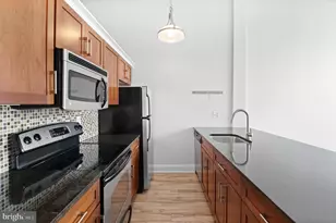 2429 Locust St, Philadelphia, PA 19103 - Photo 11