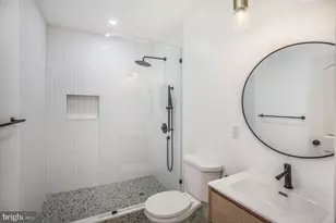 2045 Christian St, Philadelphia, PA 19146 - Photo 5