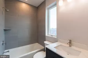 1351 S Myrtlewood St, Philadelphia, PA 19146 - Photo 19