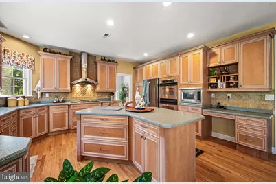734 Cornelia Place, Philadelphia, PA 19118 - Photo 13
