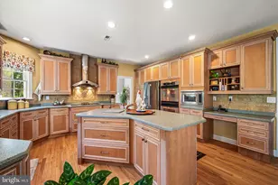 734 Cornelia Pl, Philadelphia, PA 19118 - Photo 13