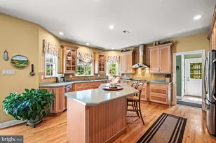 734 Cornelia Pl, Philadelphia, PA 19118 - Photo 9