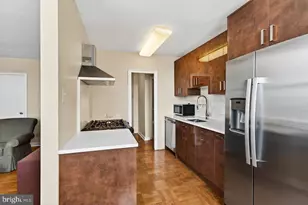 2601 Pennsylvania Ave, Philadelphia, PA 19130 - Photo 11