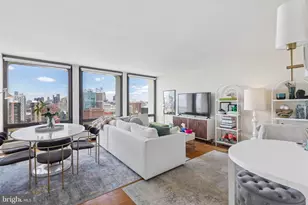 210 Locust St, Philadelphia, PA 19106 - Photo 1