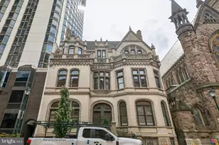2030 Walnut St, Philadelphia, PA 19103 - Photo 3