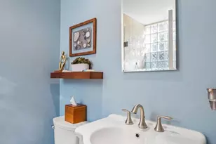 801 S 8th St, Philadelphia, PA 19147 - Photo 31