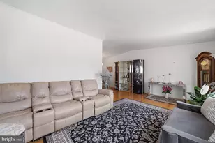 7828 Summerdale Ave, Philadelphia, PA 19111 - Photo 3