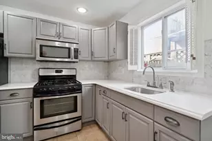 1563 E Hewson St, Philadelphia, PA 19125 - Photo 3