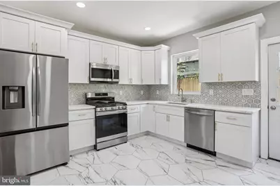 2225 N Waterloo Street, Philadelphia, PA 19133 - Photo 9