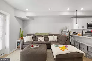 919 N 15th St, Philadelphia, PA 19130 - Photo 3