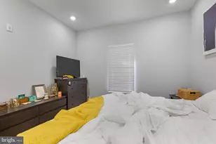 919 N 15th St, Philadelphia, PA 19130 - Photo 11