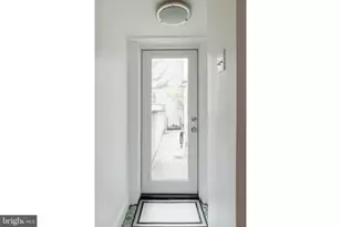 1702 S 11th St, Philadelphia, PA 19148 - Photo 17