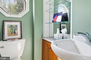 8415 Ardleigh St, Philadelphia, PA 19118 - Photo 17