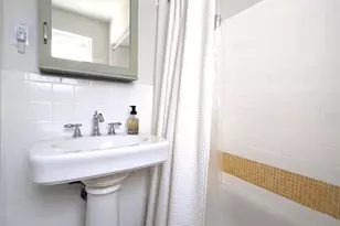 865 N Bambrey St, Philadelphia, PA 19130 - Photo 25