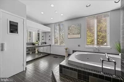 303 Spruce Street, Philadelphia, PA 19106 - Photo 15