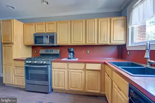 6330 Everett Ave, Philadelphia, PA 19149 - Photo 9