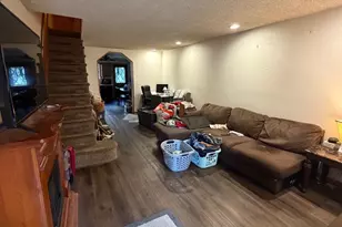 937 Hoffman St, Philadelphia, PA 19148 - Photo 3