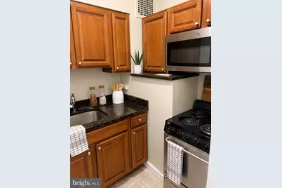 2031 Locust Street #305, Philadelphia, PA 19103 - Photo 5