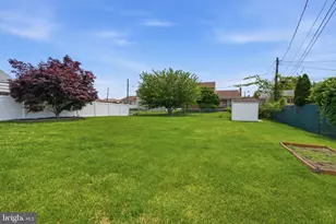 7825 Calvert St, Philadelphia, PA 19152 - Photo 31