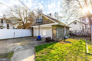 2216 Georges Ln, Philadelphia, PA 19131 - Photo 39