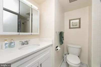 604 S Washington Square #306, Philadelphia, PA 19106 - Photo 27