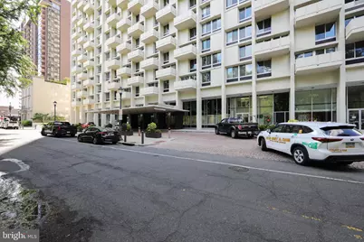 604 S Washington Square #306, Philadelphia, PA 19106 - Photo 5