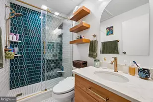 2429 Locust St, Philadelphia, PA 19103 - Photo 13