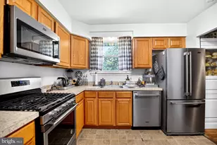 601 Sharon Ln, Philadelphia, PA 19115 - Photo 5