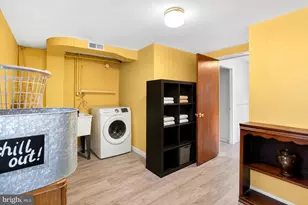 601 Sharon Ln, Philadelphia, PA 19115 - Photo 15