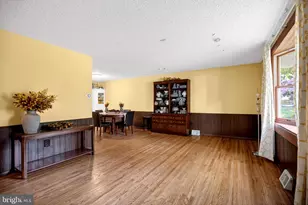 601 Sharon Ln, Philadelphia, PA 19115 - Photo 3