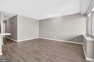 2401 Pennsylvania Ave, Philadelphia, PA 19130 - Photo 11