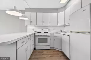 2401 Pennsylvania Ave, Philadelphia, PA 19130 - Photo 15