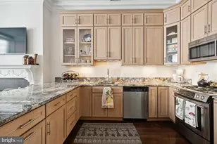 1724 Spruce St, Philadelphia, PA 19103 - Photo 5