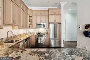 1724 Spruce St, Philadelphia, PA 19103 - Photo 19