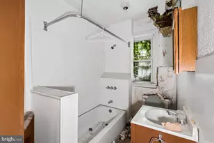 1710 Titan St, Philadelphia, PA 19146 - Photo 9