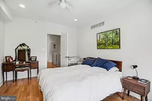 1617 Fitzwater St, Philadelphia, PA 19146 - Photo 9