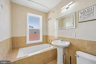 407 Unruh Ave, Philadelphia, PA 19111 - Photo 15