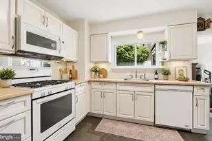 227 Watkins St, Philadelphia, PA 19148 - Photo 5
