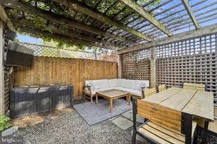 2520 Brown St, Philadelphia, PA 19130 - Photo 15